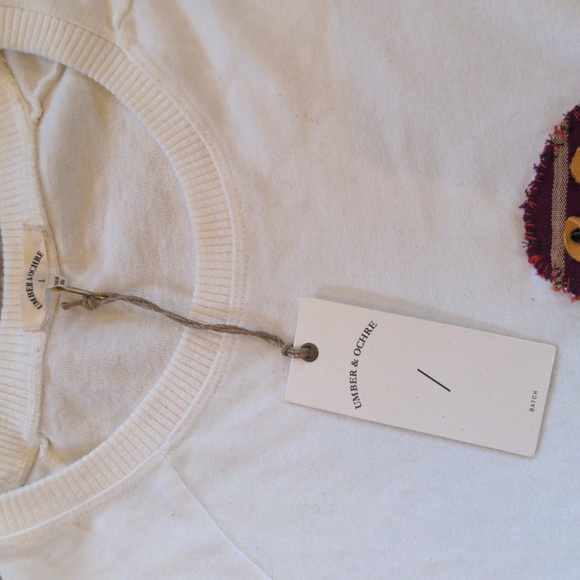 UMBER & OCHRE Organic Cotton Crew Thick Tee with Applique - Picture 2 of 8